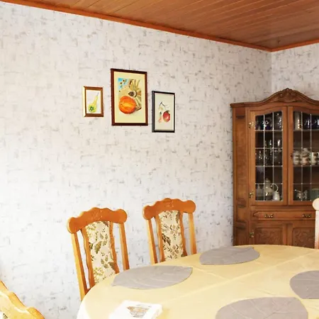 Ferienwohnung Am Eichwald Apartment